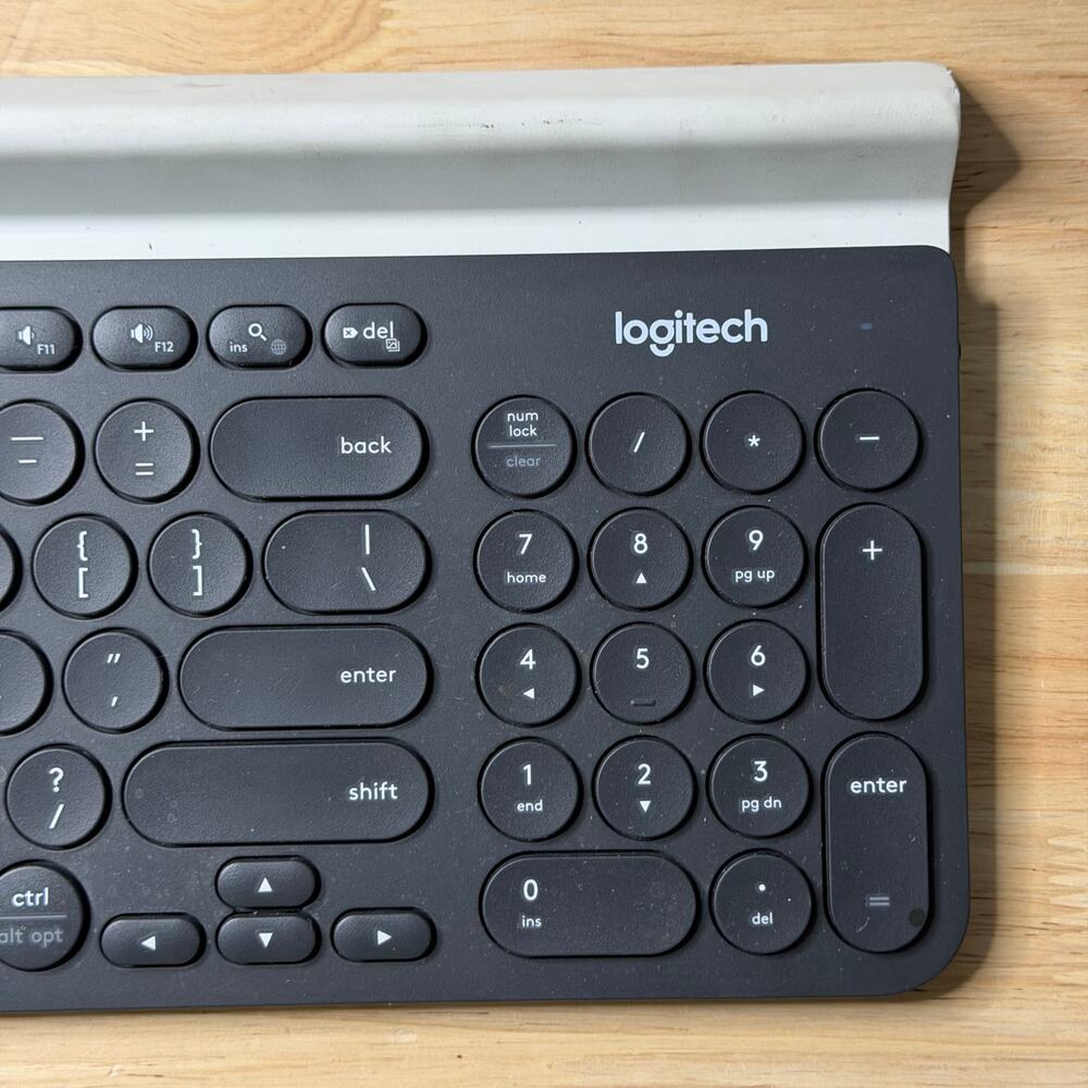 Logitech K780 Multi Device Wireless Keyboard - Picture 4 of 10